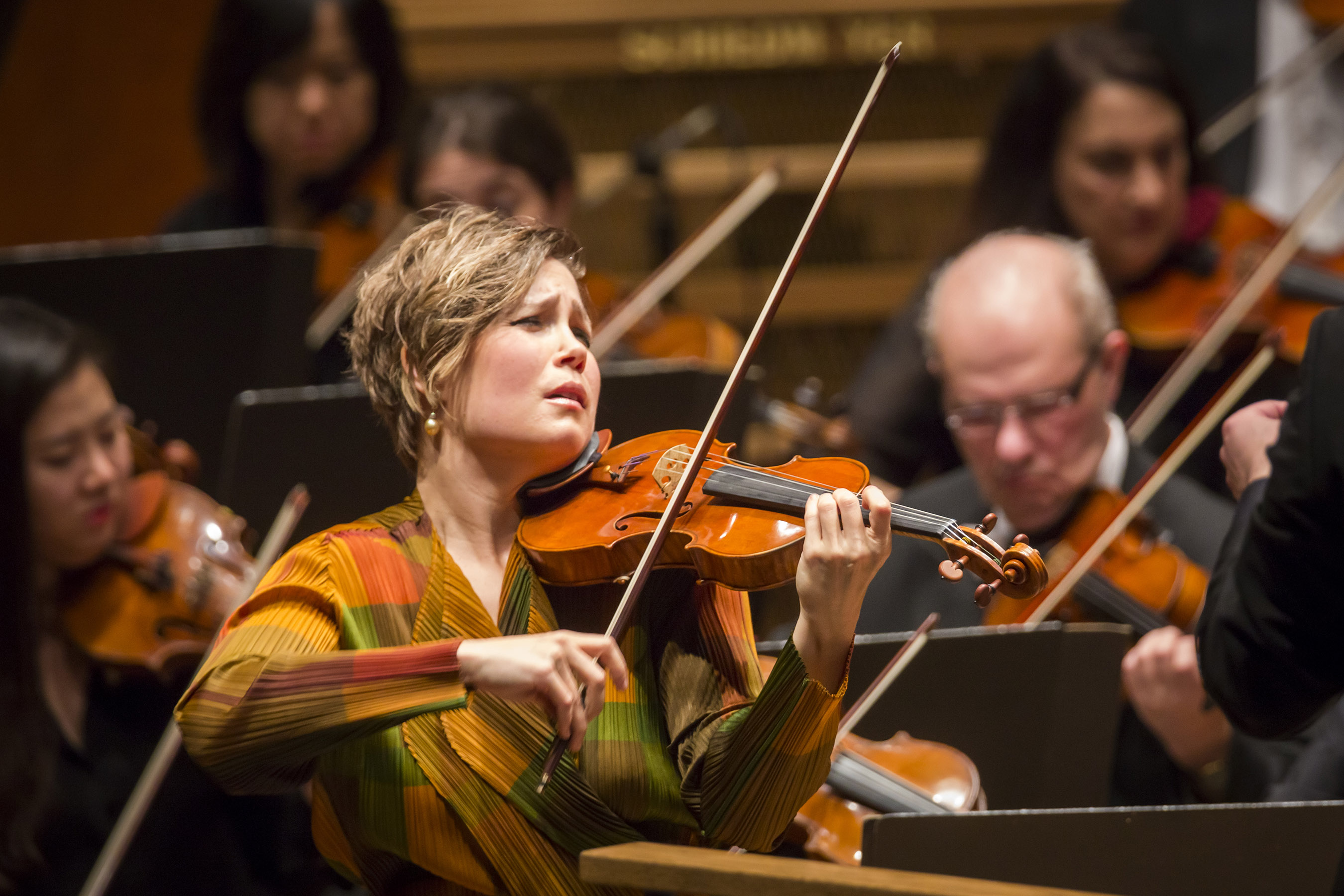 Leila Josefowicz performing with the New York Philharmonic at Avery Fisher Hall (2015). Credit Chris Lee.