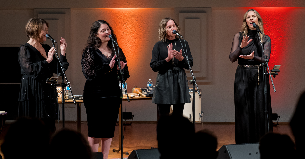 Coco’s Lunch members Lisa Young, Emma Gilmartin, Gabrielle Macgregor, and Jacqueline Gawler captivated Orange audiences with their sublime vocal harmonies and masterful rhythmic interplay. Photo credit: James Buchanan